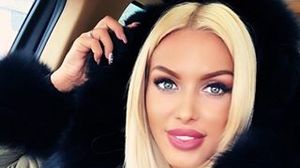 Incredibil! Cu ce mașină a fost surprinsă Loredana Chivu după ce o soție înșelată i-a incendiat bolidul de lux?