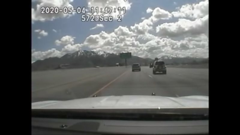 Șocant! Un copil de 5 ani a fost prins singur la volan, pe autostradă! Se ducea în California să...