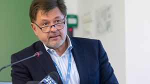 Alexandru Rafila avertizează! Mare atenție la acest aspect: „Sunt contaminate. Este la fel de periculos ca și...”