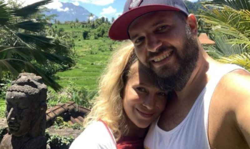 Fericire mare pentru Lora și Ionuț Ghenu! Artista a dat vestea &icirc;n urmă cu puțin timp. Se &icirc;nt&acirc;mplă după două luni de izolare forțată &icirc;n Bali