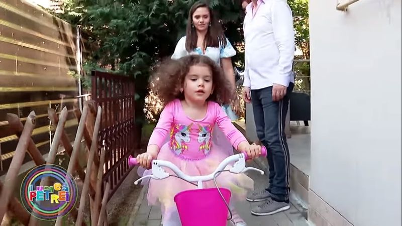 VIDEO Fiica lui Mădălin Ionescu și a Cristinei Șișcanu a împlinit 3 anișori. Părinții i-au făcut o surpriză pe cinste