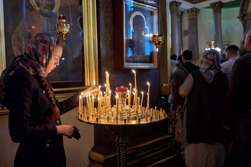 sfantul-maslu-cea-de-a-saptea-sfanta-taina-este-folositor-celor-bolnavi