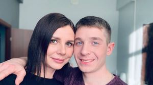 O femeie vrea să se mărite cu fiul vitreg pe care l-a crescut de la șapte ani