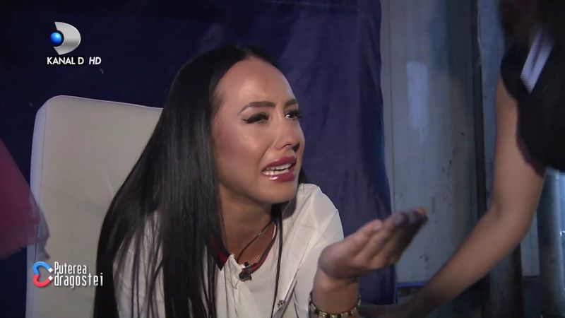 Ella de la Puterea Dragostei, făcută praf de un vlogger: &bdquo;Ești prosopul lui Jador. De c&acirc;te ori nu găsește acasă, te cheamă pe tine să...&rdquo;