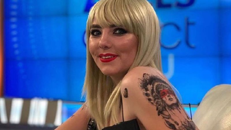 Vulpița, ce transformare! Așa sexy nu ai mai văzut-o niciodată. Îmbrăcată într-o rochie cu crăpătură pe picior, Veronica Stegaru a întors priviri