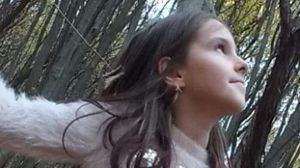 O fetiță de 9 ani, din Argeș, a murit după ce a căzut cu rolele! Tragedia s-a produs pe lângă casă