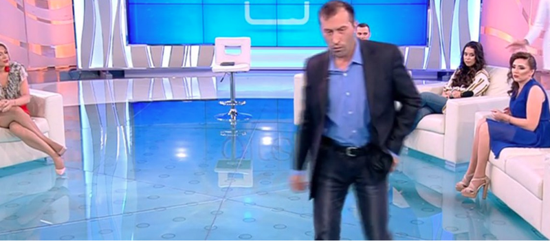 Scandal în direct! Mairela Vaida l-a dat afara din emisiune pe Viorel, după ce a vrut să o lovească pe Vulpița! Totul s-a petrecut în fața camerelor de filmat 