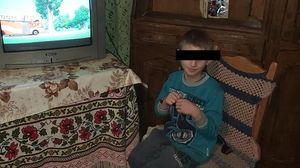Sătenii din Ilva Mică, județul Bistrița Năsăud, strâng bani din donații și cumpără tablete pentru copiii nevoiași din comună