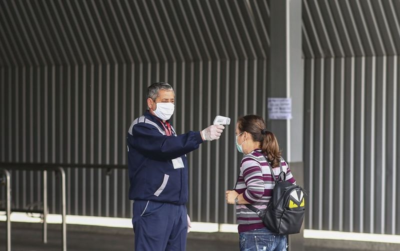  Luarea temperaturii &icirc;nainte de a intra &icirc;n magazin, activitate controversată!