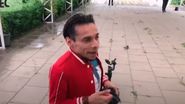 Andra Volos, protagonista videoclipului „Te-așteaptă în ușă bagajul”