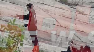 Imagini tulburătoare cu Margherita de la Clejani și iubitul ei. Bărbatul a fost surprins în timp ce vorbea singur, imediat după accident