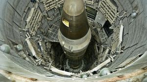 Trump a decis. Scoate armele nucleare pentru China și Rusia