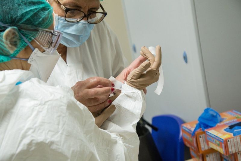 Cât timp rămân imuni la coronavirusuri persoanele infectate