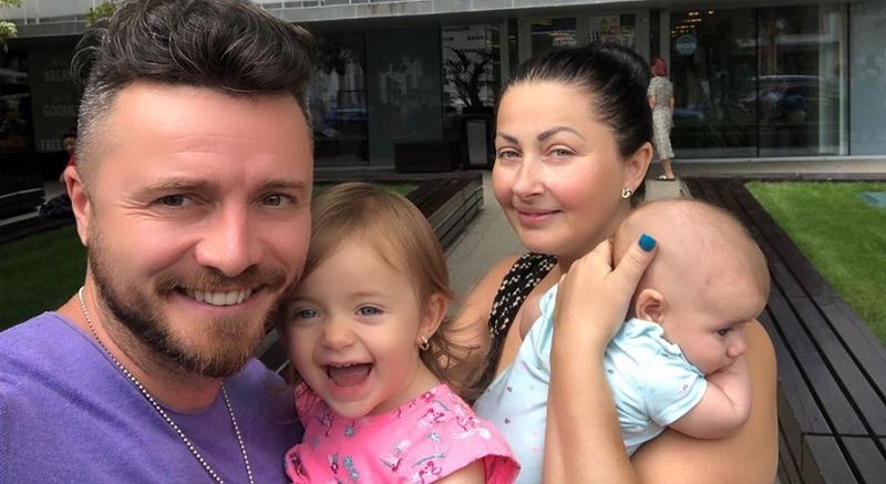 Gabriela Cristea este în culmea fericirii. I-a dat vestea cea mare lui Tavi Clonda chiar de 1 Iunie. Ce a scris vedeta pe Internet?