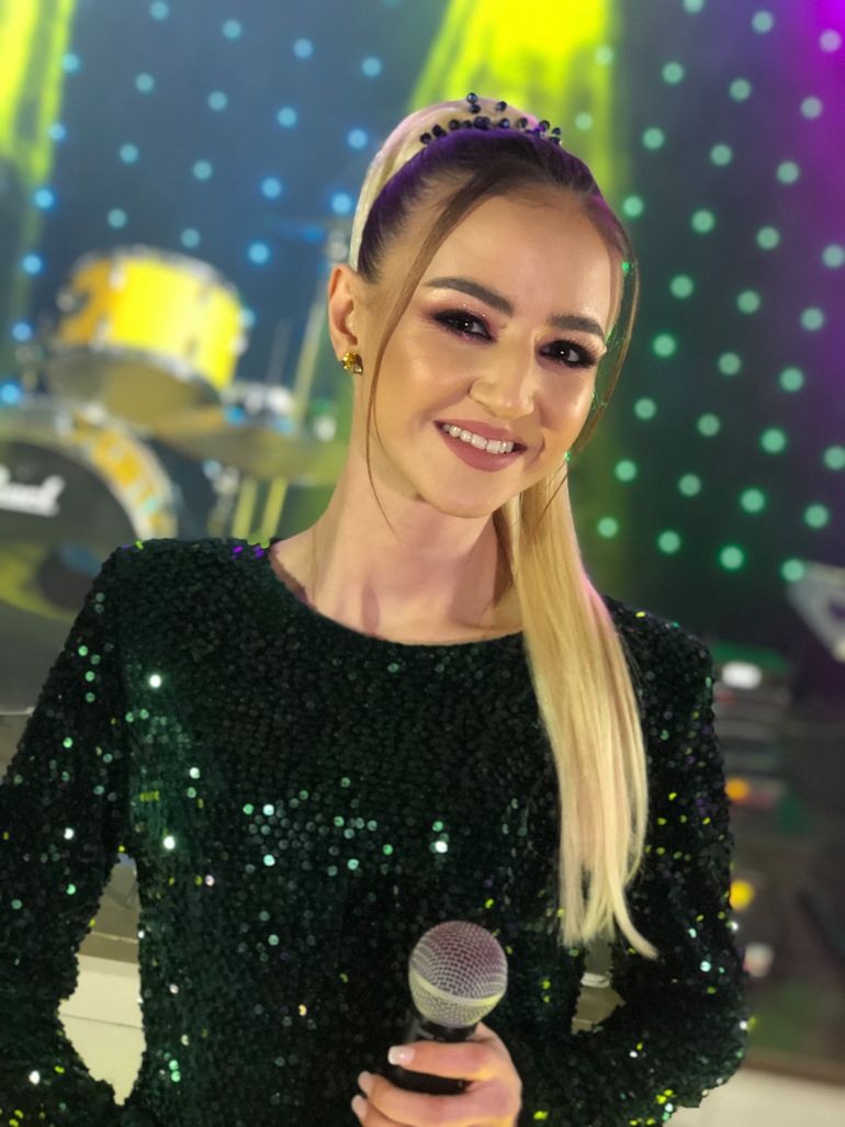 Lavinia Pop are în sânge muzica și dansul popular - WOWBiz