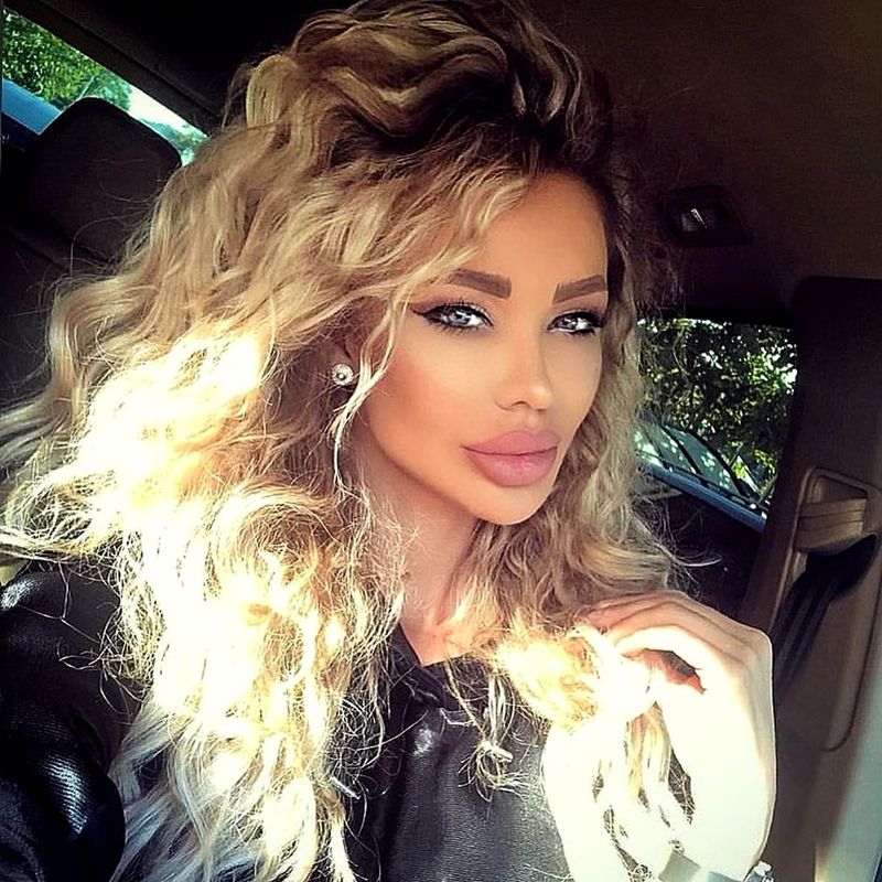 Bianca Drăgușanu a uimit cu anunțul pe care l-a făcut pe Instagram. Blondina își face un nou implant. Despre ce e vorba?