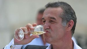 Becali a comis-o în stil mare la Londra. E primit ca un REGE în Regat