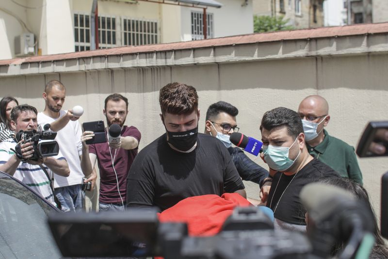 Mircea Badea sare în apărarea vloggerului Colo