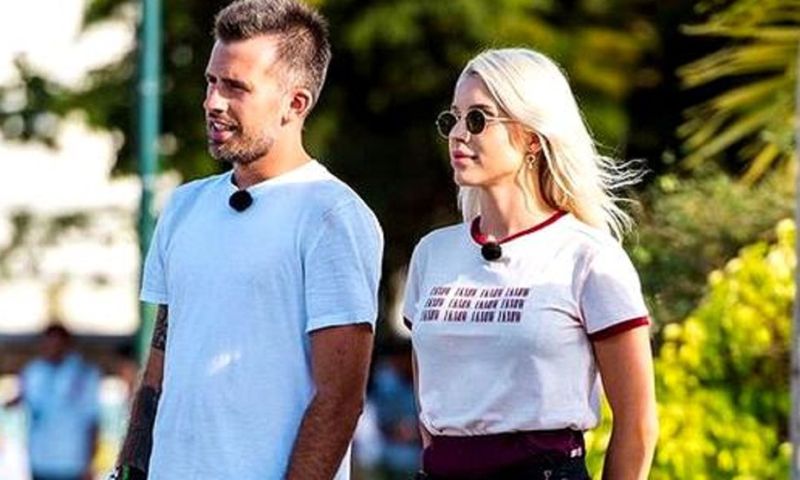 Cine este noul iubit al vloggeriței Carmen Grebenișan Cine este noul iubit al vloggeriței Carmen Grebenișan
