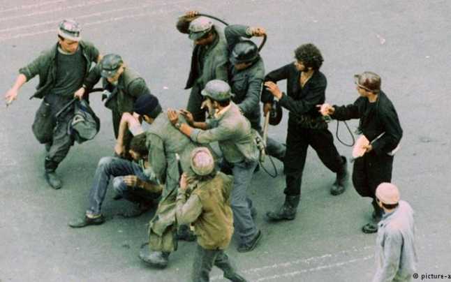 Au trecut 30 de ani de la mineriada din Piata Universității