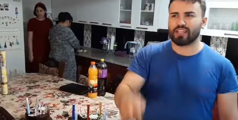 Jador, primele imagini din casa părintească!
