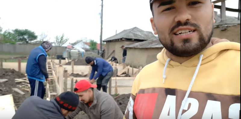 Jador, primele imagini din casa părintească!