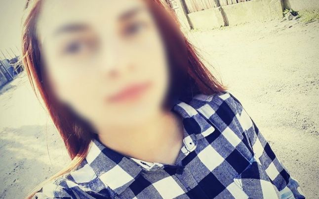 Tânăra de 17 ani incendiată vineri, plimbată între spitale