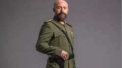 Halit Ergenc, o cariera stralucita! De pe scena Operei, la roluri in productii de succes datorita carora a cunoscut celebritatea: „Actoria este o calatorie emotionala pentru mine”