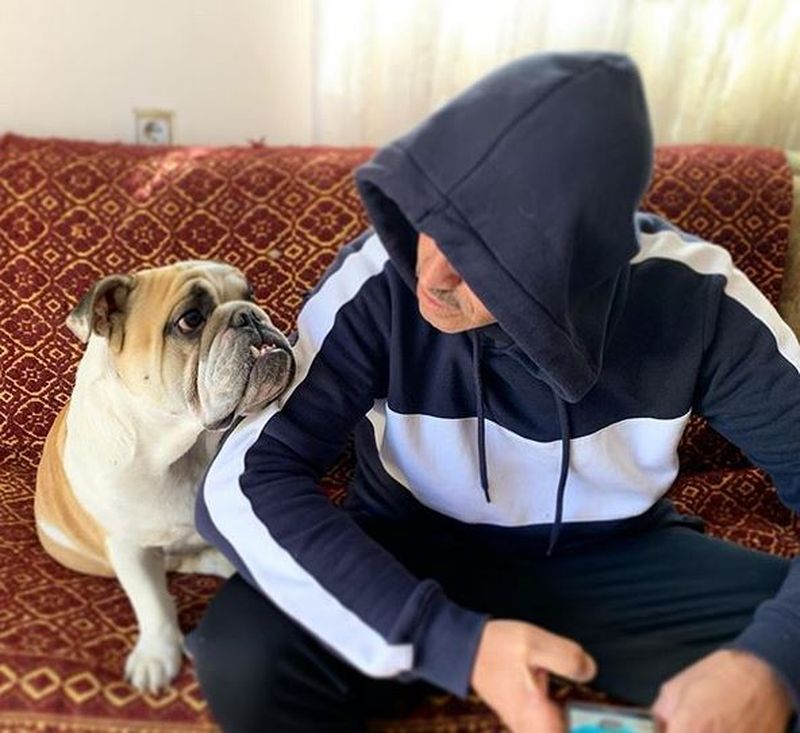 Vloggerul Colo și-a făcut câinele influencer