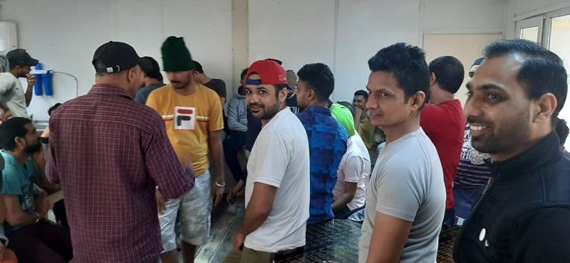 Peste 40 de muncitori indieni protestează pe șantierul din municipiul Ploiești