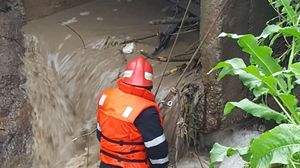 Ploile fac victime! O bătrână din Vaslui, înghițită de viitură