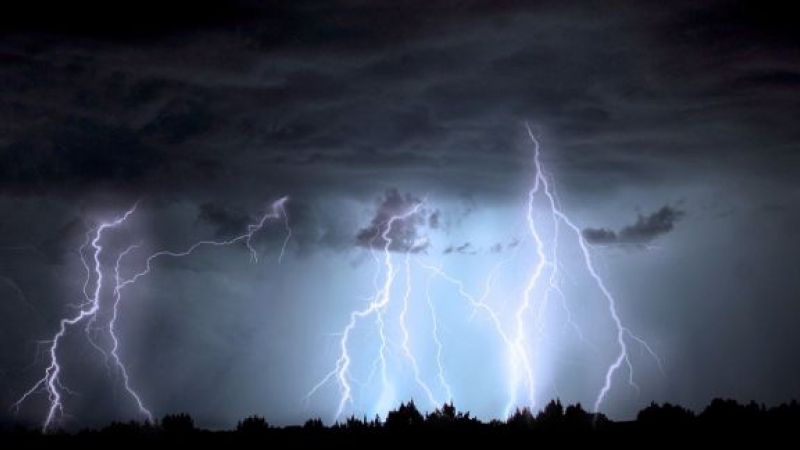 S-au emis coduri de vreme rea. Prognoza meteo aduce vești proaste
