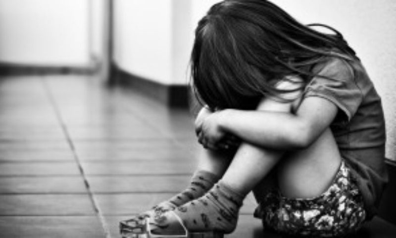 Crimă oribilă în Baia Mare. O tânără mămică, omorâtă cu bestialitate sub ochii propriului copil