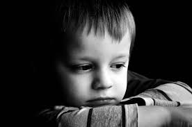 Tragedie fără margini. Un băiețel de doi a murit, după ce mama sa i-a tratat răceala cu o supradoză de heroină
