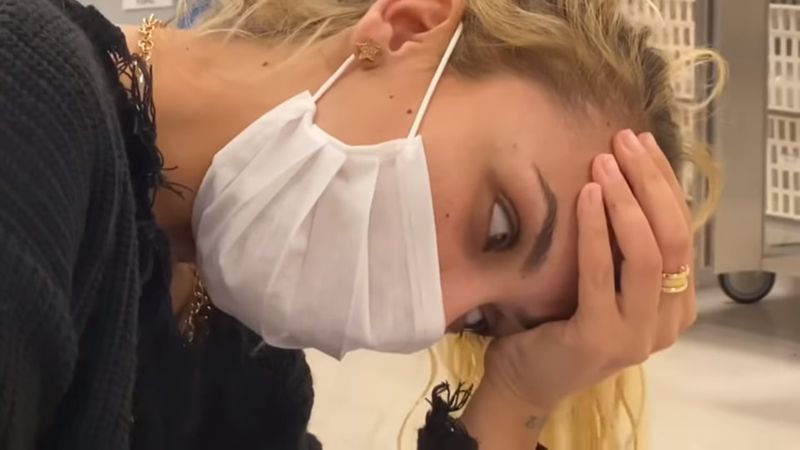 Primele imagini cu Ramona de la Puterea dragostei la spital, după ce a căzut pe scări în emisiune. 