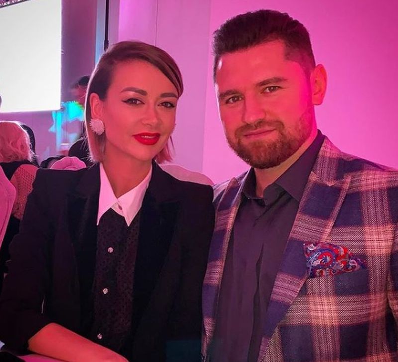 Bat clopote de nuntă în showbiz! Denisa de la Bambi, pregătită să îmbrace din nou rochia de mireasă. Când va avea loc evenimentul?