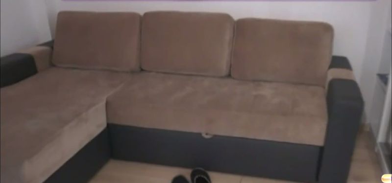 Cum arată garsoniera în care trăiește Jador? Artistul și-a arătat încălțările de mii de euro. FOTO