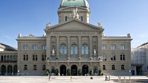 Din Parlament, direct în filme pentru adulți Din Parlament, direct în filme pentru adulți