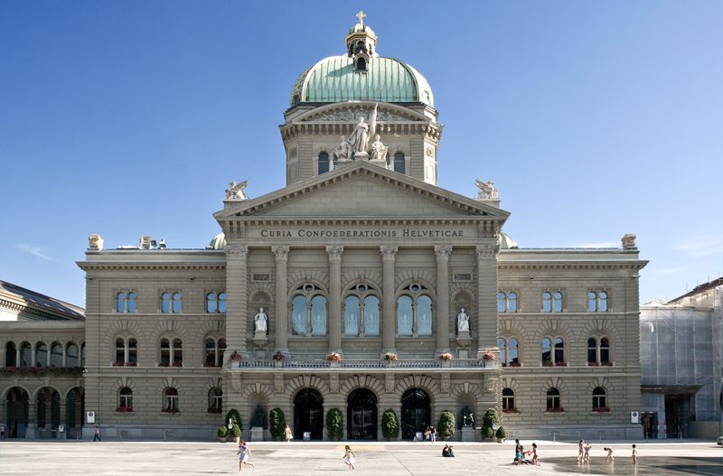 Din Parlament, direct în filme pentru adulți Din Parlament, direct în filme pentru adulți