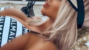 Bianca Drăgușanu și fetița ei s-au relaxat la malul mării. Cum s-au fotografiat cele două. Sofia a moștenit frumusețea părinților săi