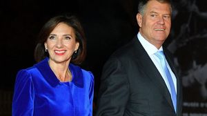 Cum arăta Carmen Iohannis în urmă cu mai bine de 25 de ani. Imagini rare cu soția președintelui