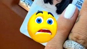 Adelina Pestrițu a înlăturat misterul și le-a arătat tuturor cum a ieșit în poza de pe buletin. ”Mi se pare destul de complicat să ieși bine în poza de buletin...”