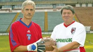 Crimă șocantă în fotbalul românesc. O legendă, după gratii! I-a băgat coada de matură pe gât!