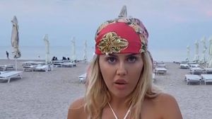 Emily Burghelea, în stare de șoc! Ce i s-a întâmplat aseară, la plajă