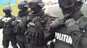 Ce s-a întâmplat la o zi după moartea lui Emi Pian. Mascații au intrat peste interlopi