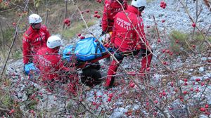 Tânăr din Iași, lăsat în pădure de prietenii săi! Cum a fost găsit băiatul de salvamontiști 