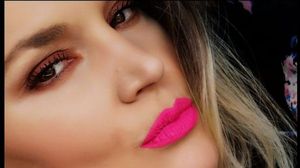 O poveste de iubire dintre o româncă și un bărbat misterios a zguduit Marea Britanie