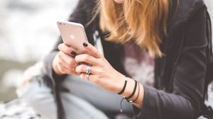 Adolescentă din Iași, acuzată de santaj