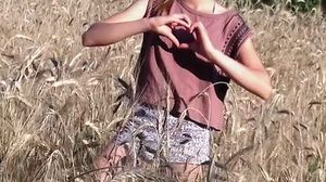 Copila de 14 ani