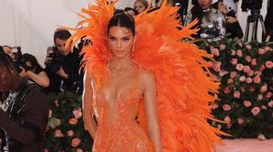 Kendall Jenner se droghează
